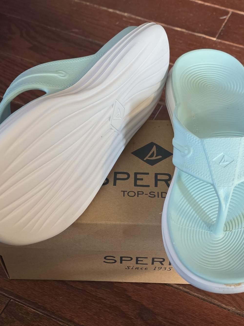 Sperry Pastel Mint Green Thong Sandals